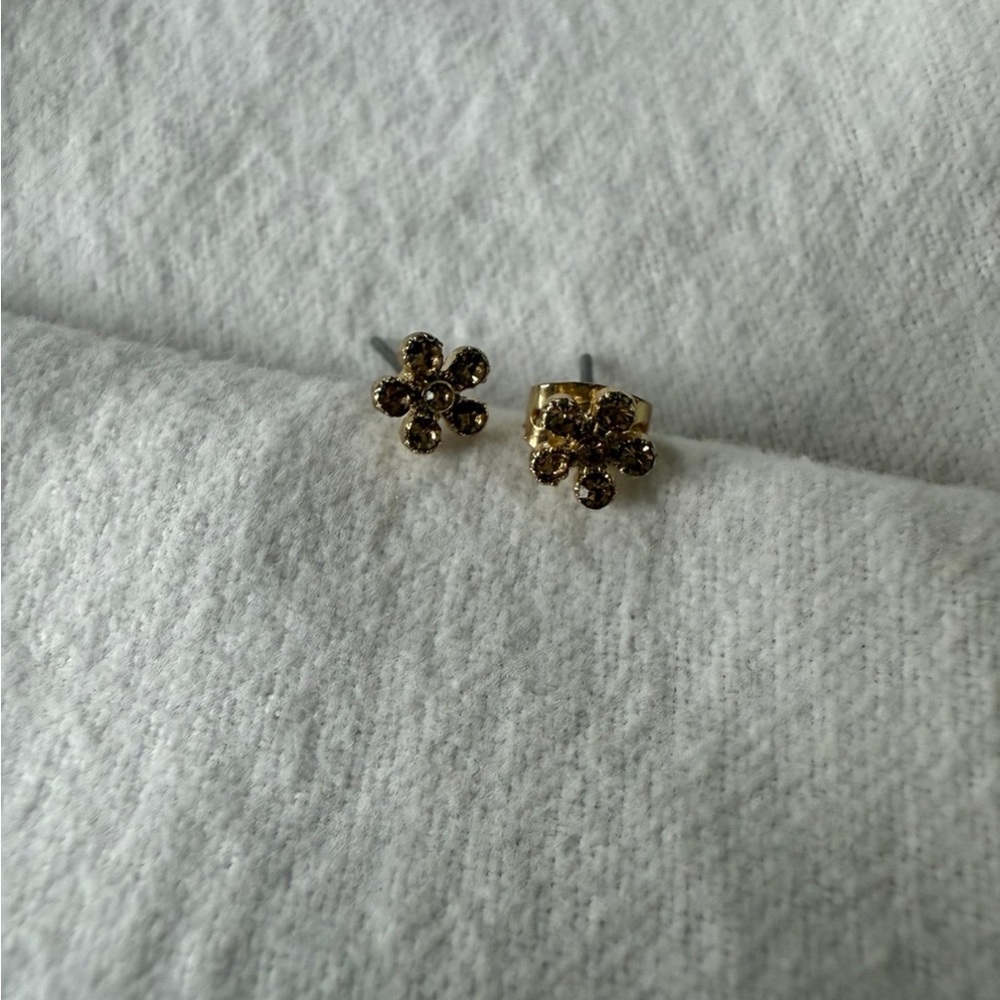 Elegant Gold Flower Stud Earrings
